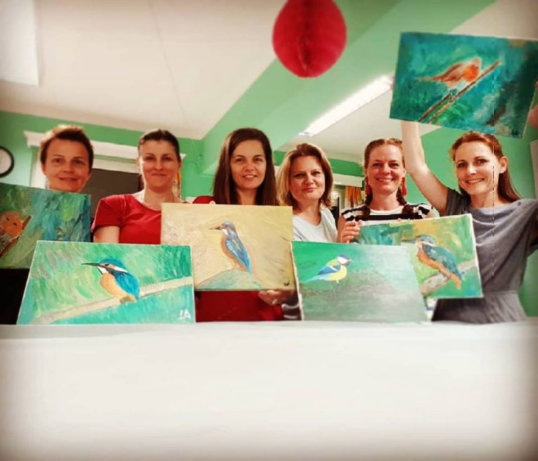 Kreatív csapatépítő buli, ezúttal festéssel – Madaraink